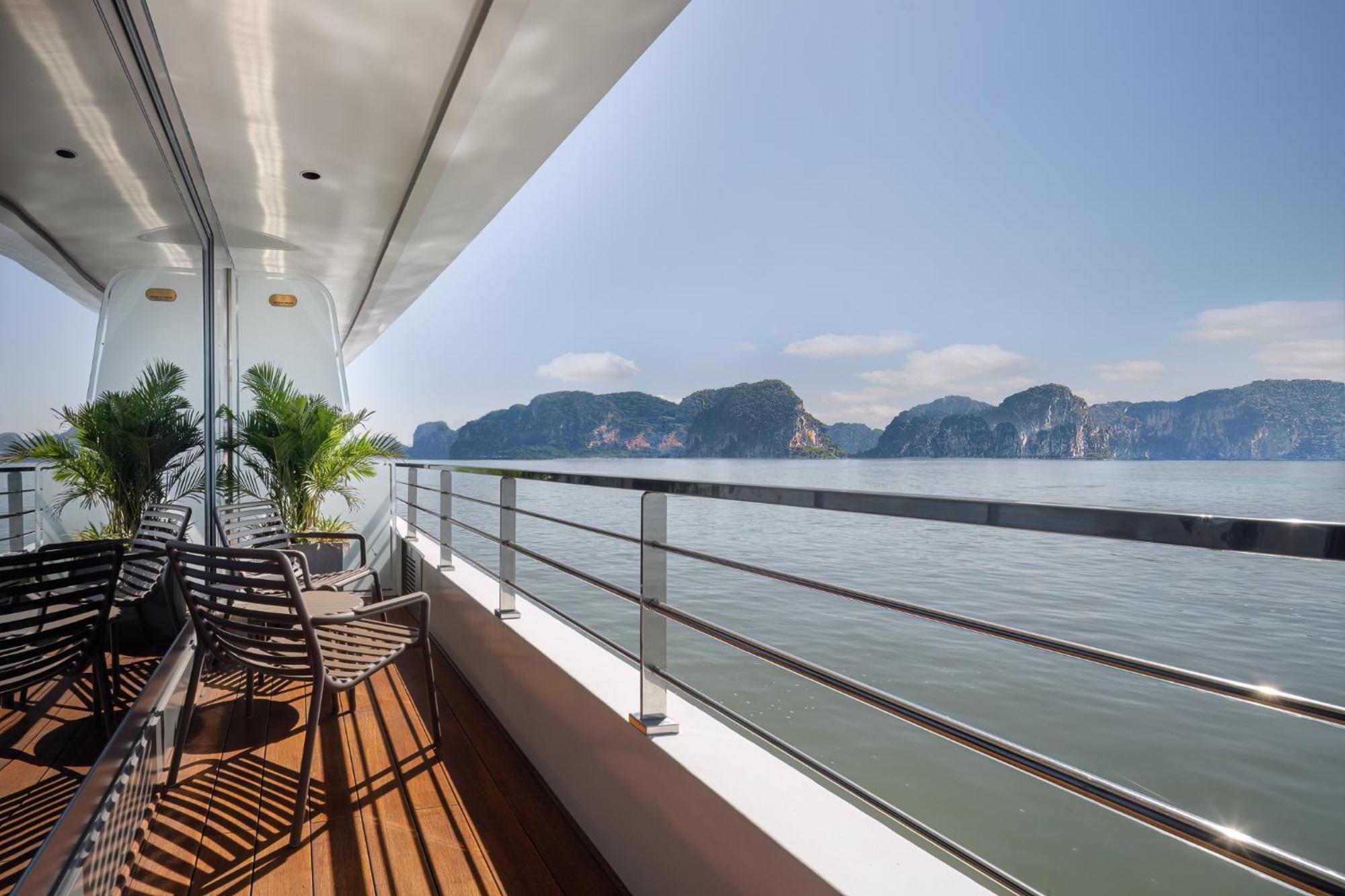Готель Grand Pioneers Halong Bay Cruise 2 Халонг Екстер'єр фото
